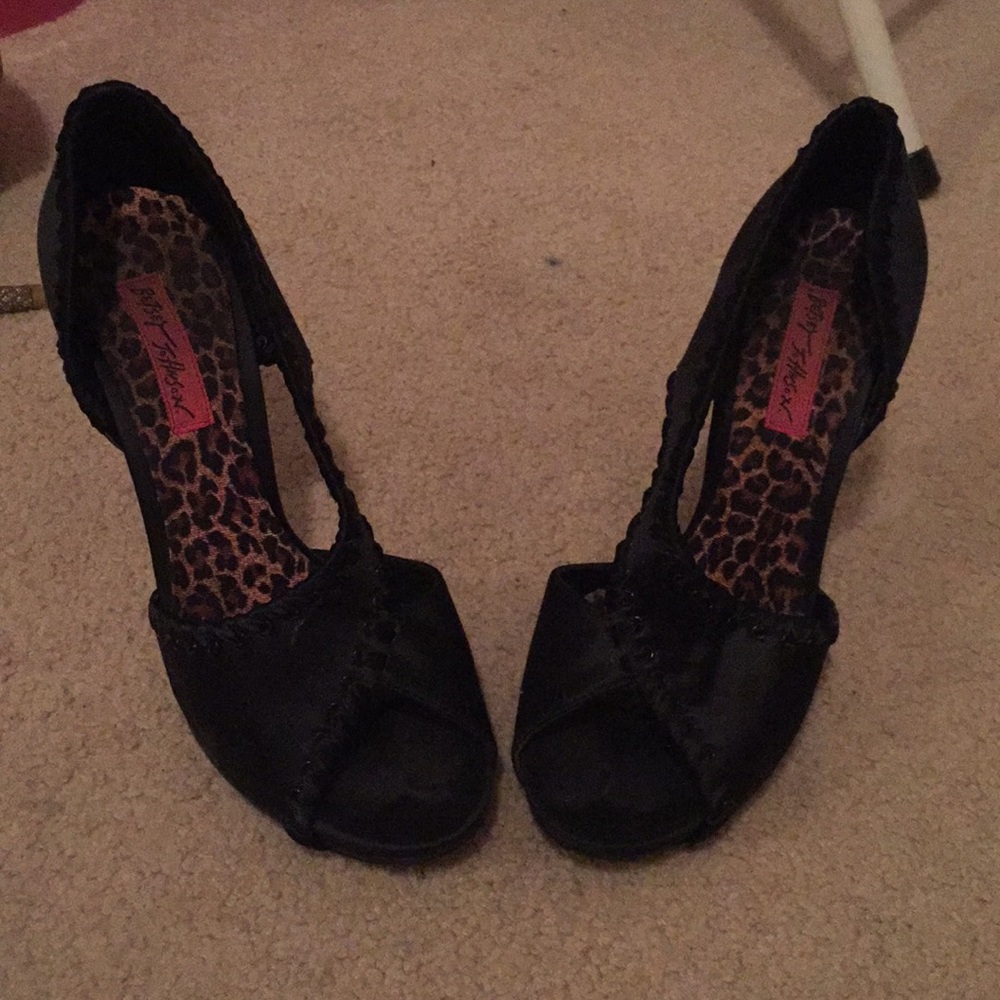 Betsy Johnson black heals